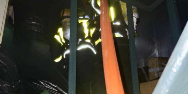 Evacúan a clientes de Romerijo tras un incendio en su cocina