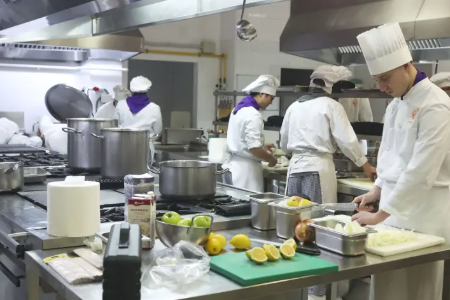 Cocina mediterránea con inspiración asiática: descubre el primer menú de Hostelería