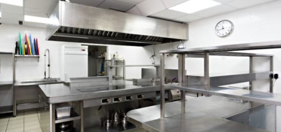 Cómo aplicar medidas de seguridad y almacenaje correcto en tu cocina profesional