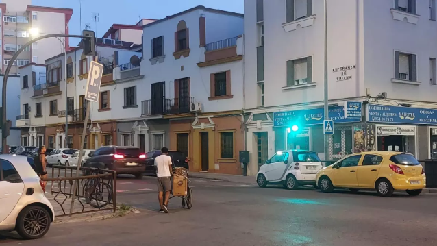Triana: se incendia la cocina de un bar y acuden los bomberos