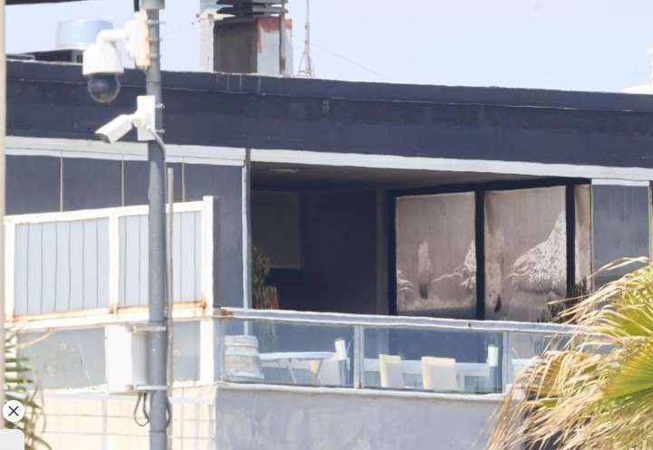 Un hombre resulta herido por humo en el incendio de un local en la Malvarrosa