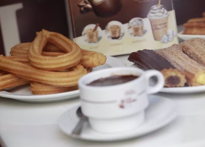 Cierre de churrería en Málaga: la falta de campana extractora de humo provoca sanción