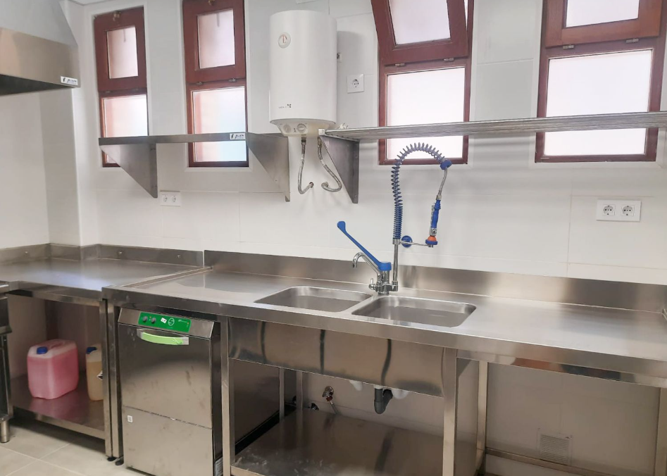 San Esteban de Litera moderniza su comedor escolar y social con nueva cocina